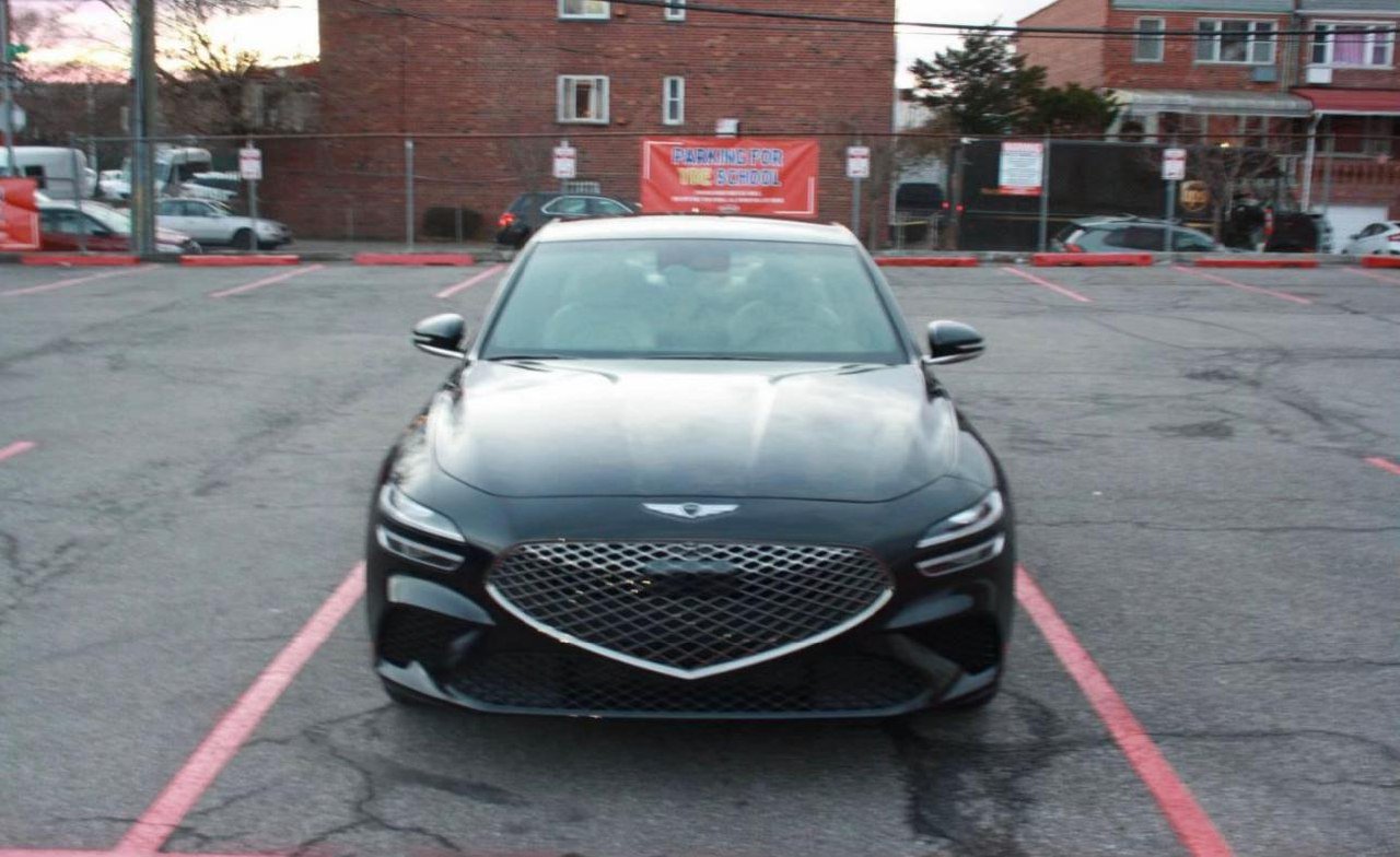 Genesis 970 sedan 4d sport prestige 2025