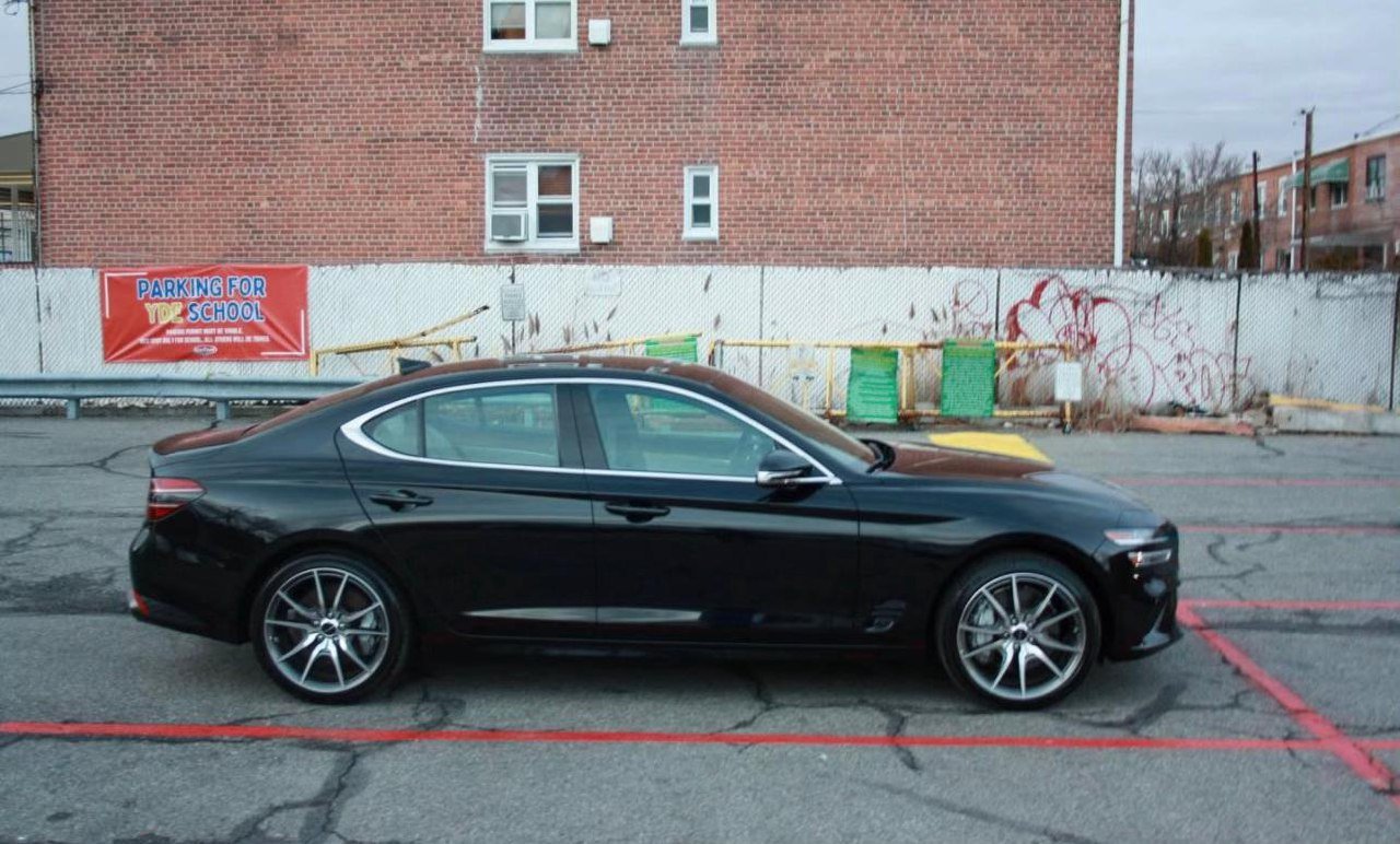 Genesis 970 sedan 4d sport prestige 2025