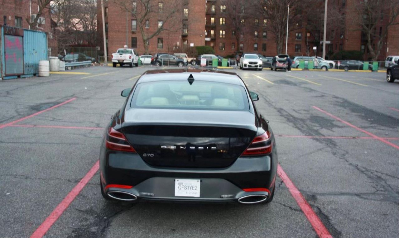 Genesis 970 sedan 4d sport prestige 2025