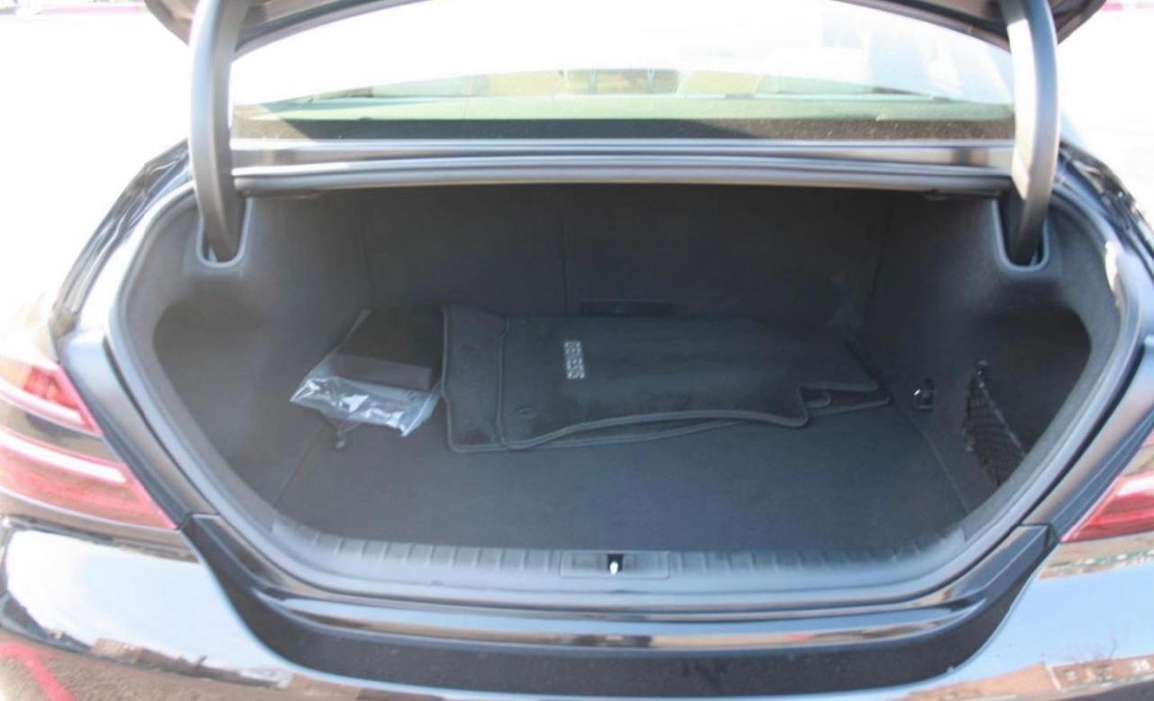Genesis 970 sedan 4d sport prestige 2025
