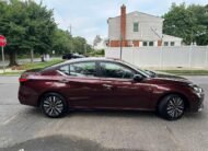 Nissan Altima • Sv
