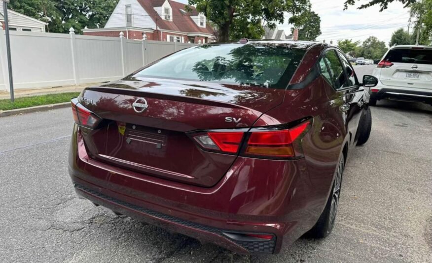 Nissan Altima • Sv