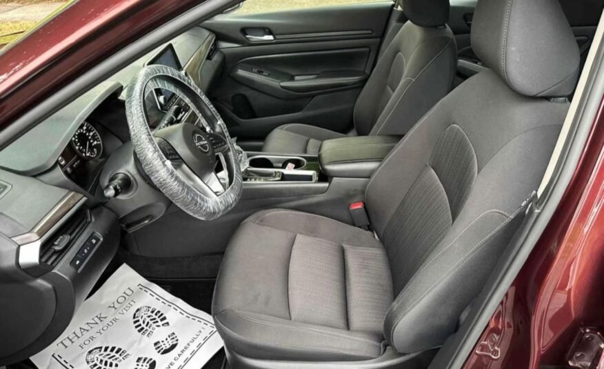 Nissan Altima • Sv
