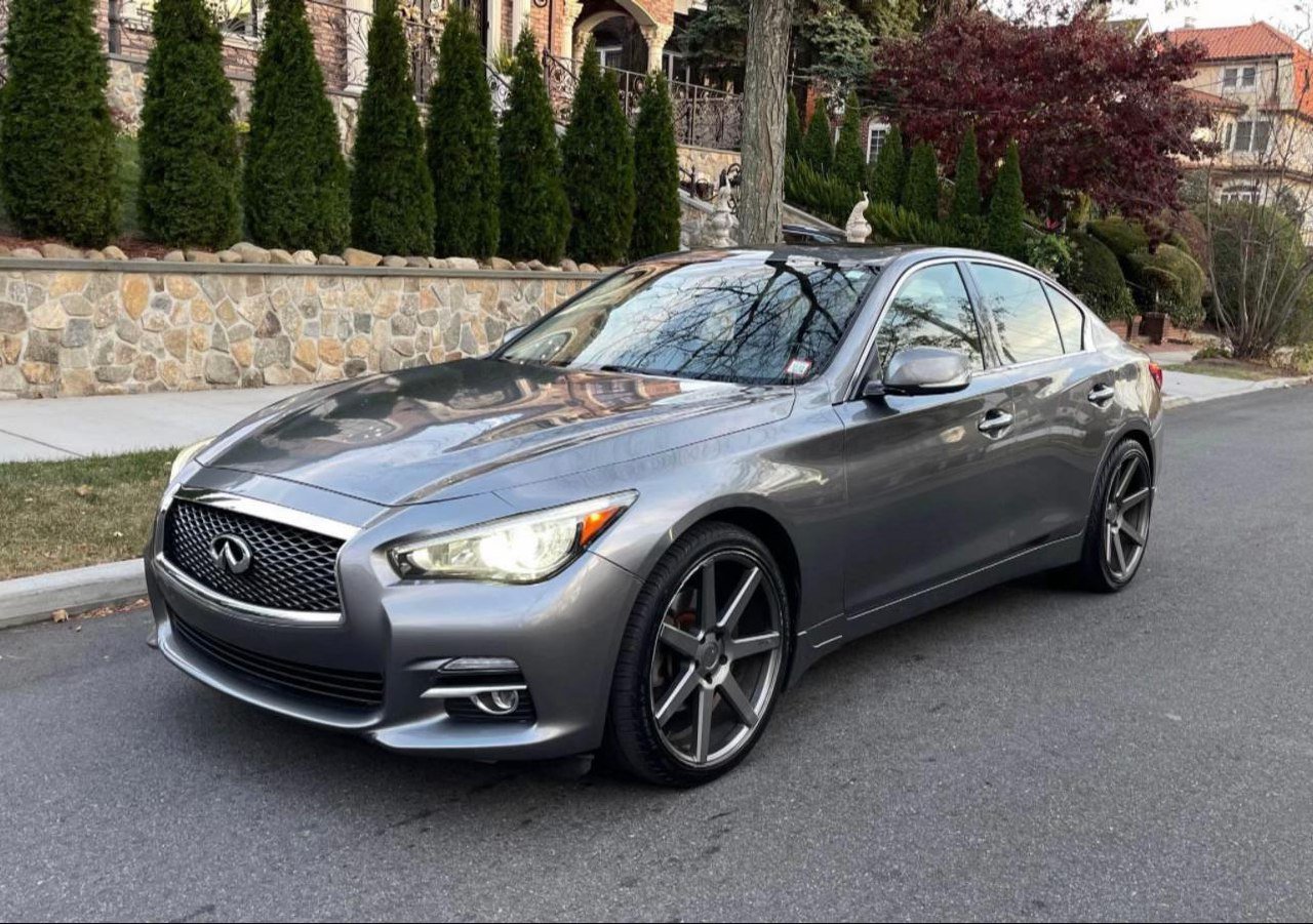 Infiniti Q50 AWD