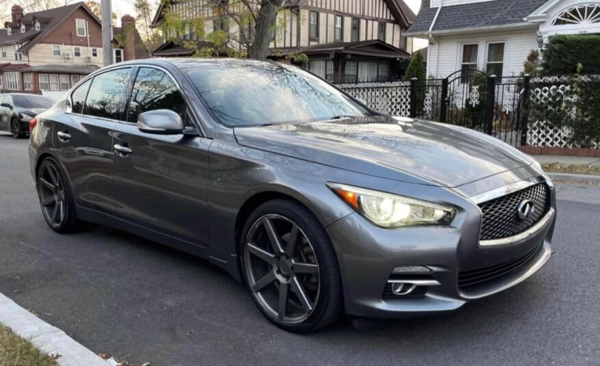 Infiniti Q50 AWD