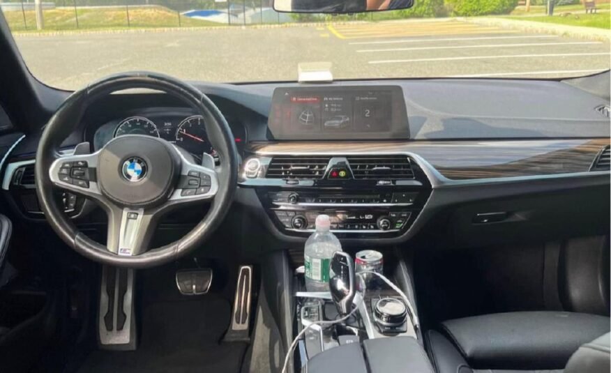 BMW M550i