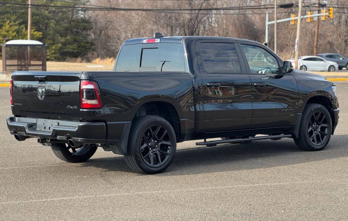RAM 1500 4WD CREW CAB 5.7L SPORT