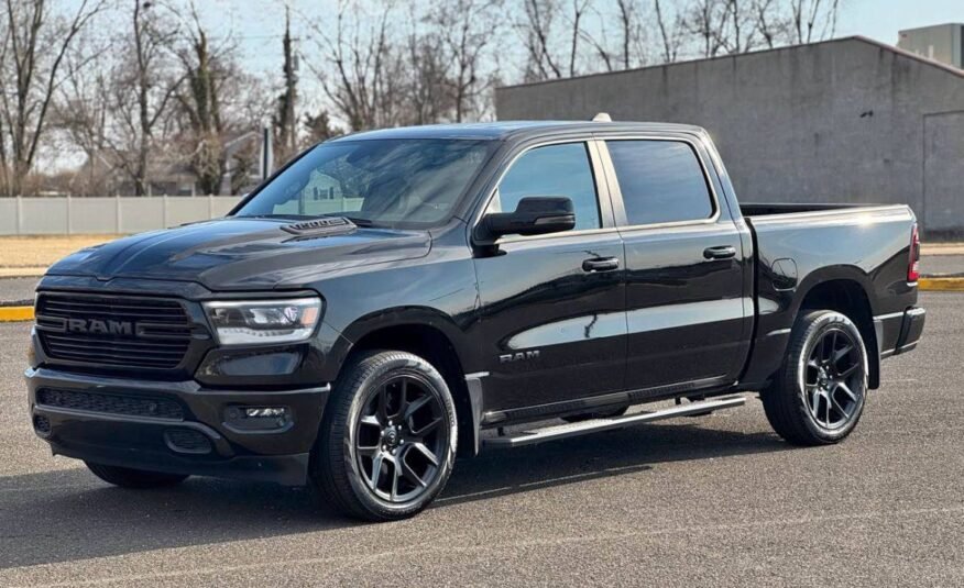RAM 1500 4WD CREW CAB 5.7L SPORT