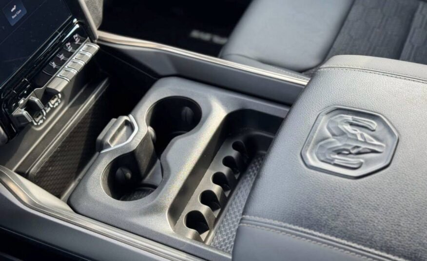 RAM 1500 4WD CREW CAB 5.7L SPORT