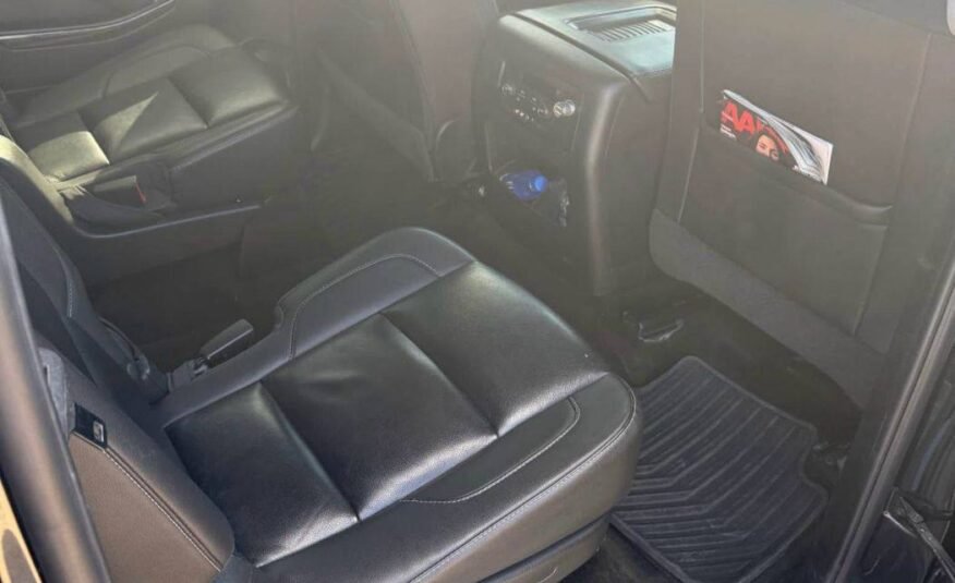 Chevrolet Suburban • LT Sport Utility 4D