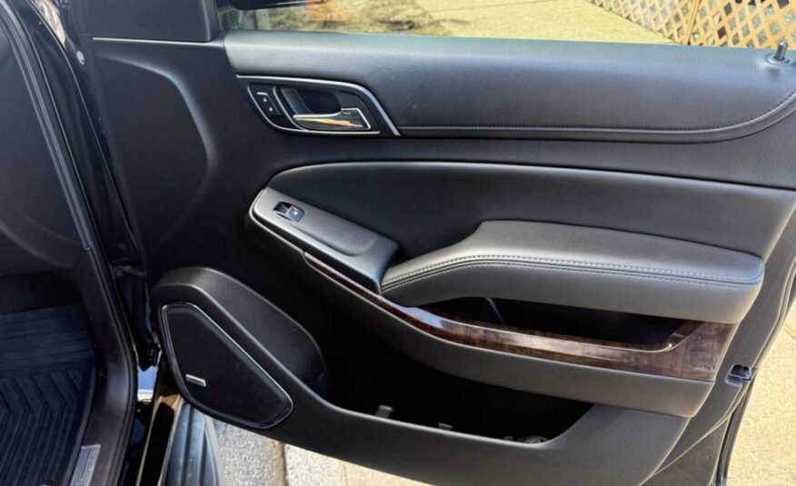 Chevrolet Suburban • LT Sport Utility 4D