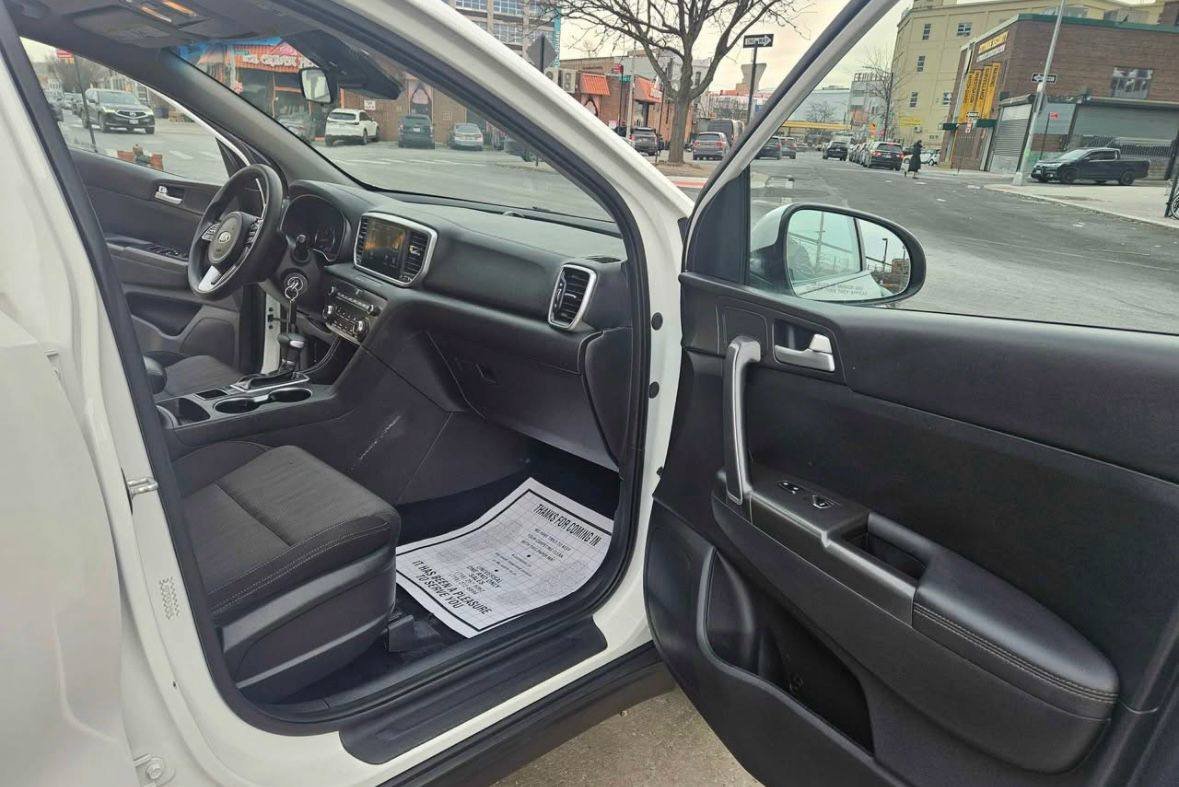 Kia Sportage • LX Sport Utility 4D