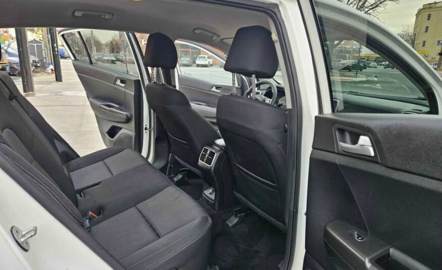 Kia Sportage • LX Sport Utility 4D
