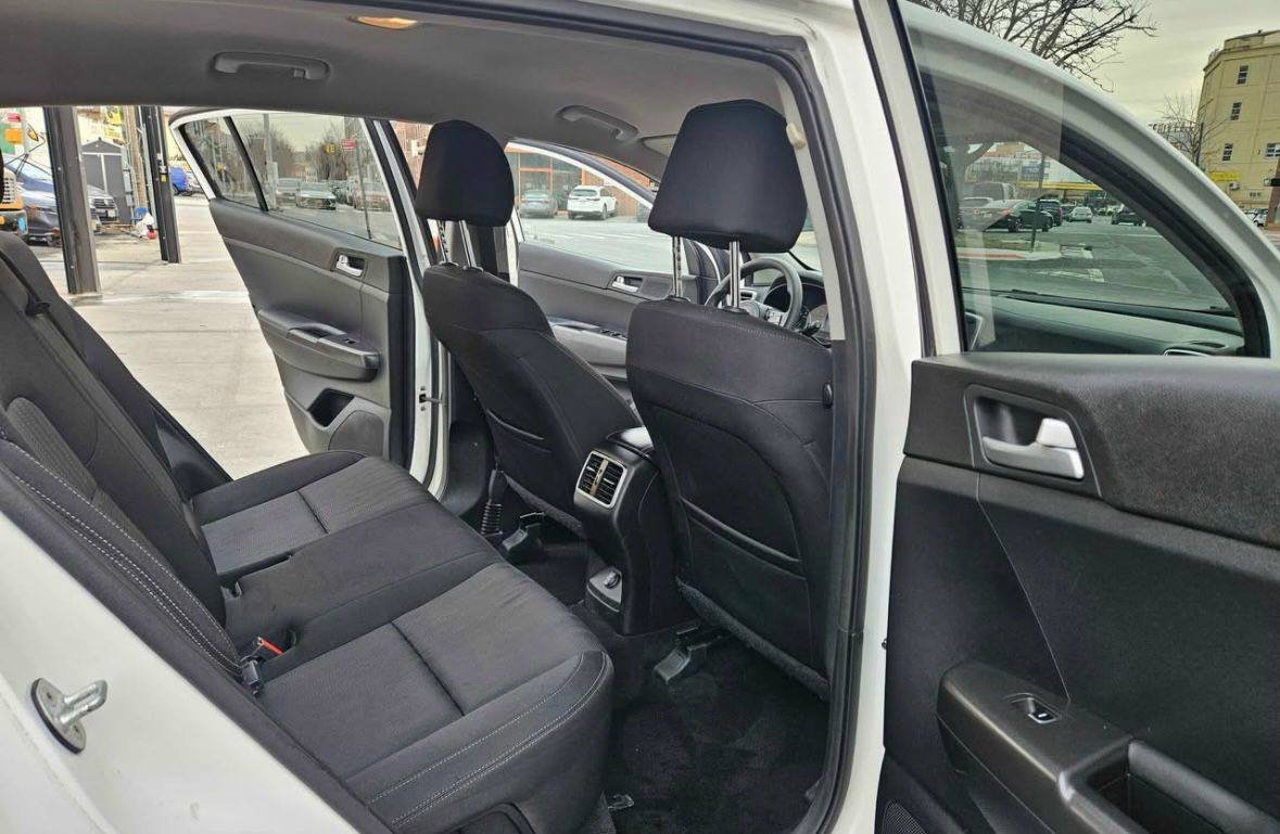 Kia Sportage • LX Sport Utility 4D