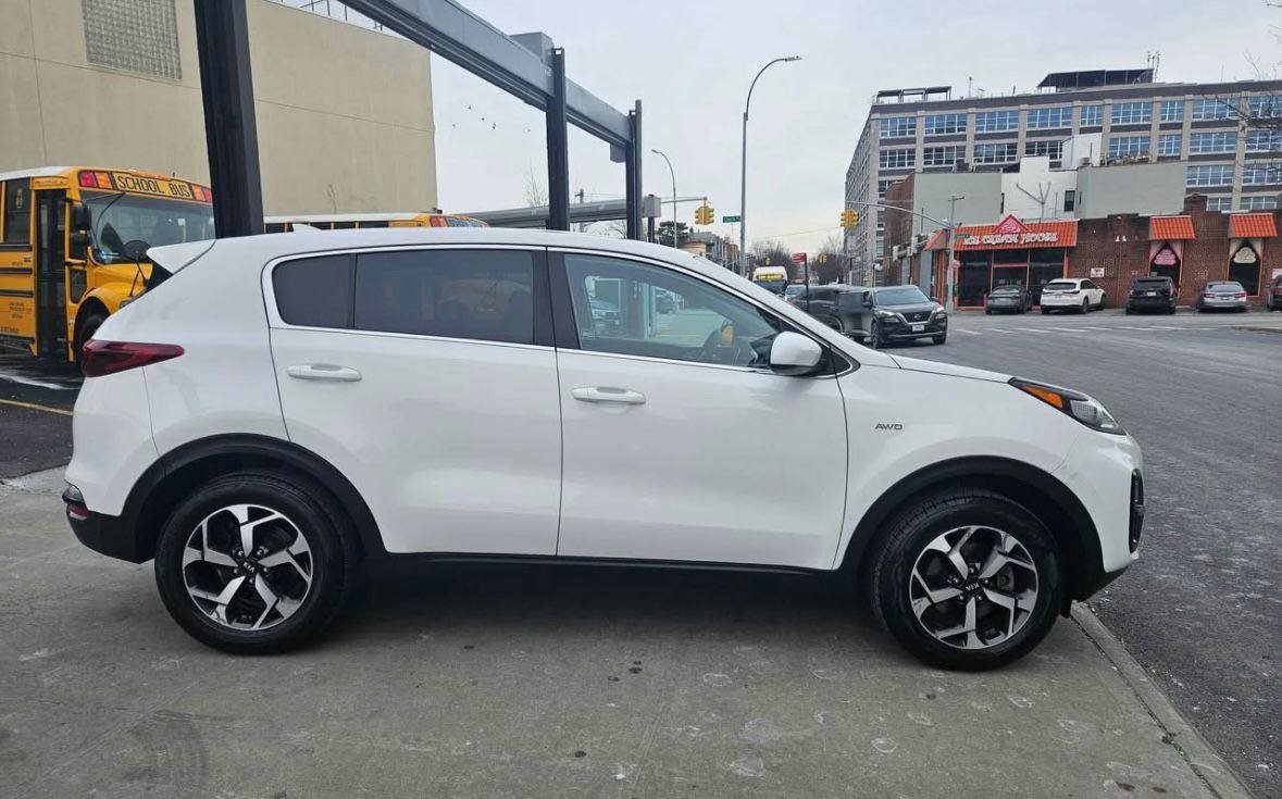 Kia Sportage • LX Sport Utility 4D
