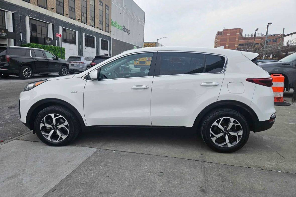 Kia Sportage • LX Sport Utility 4D