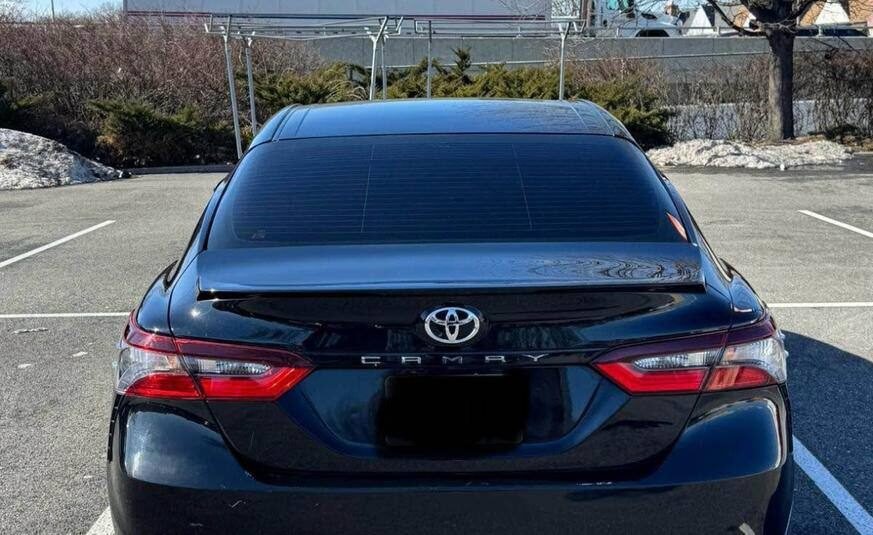 Toyota Camry • LE Sedan 4D