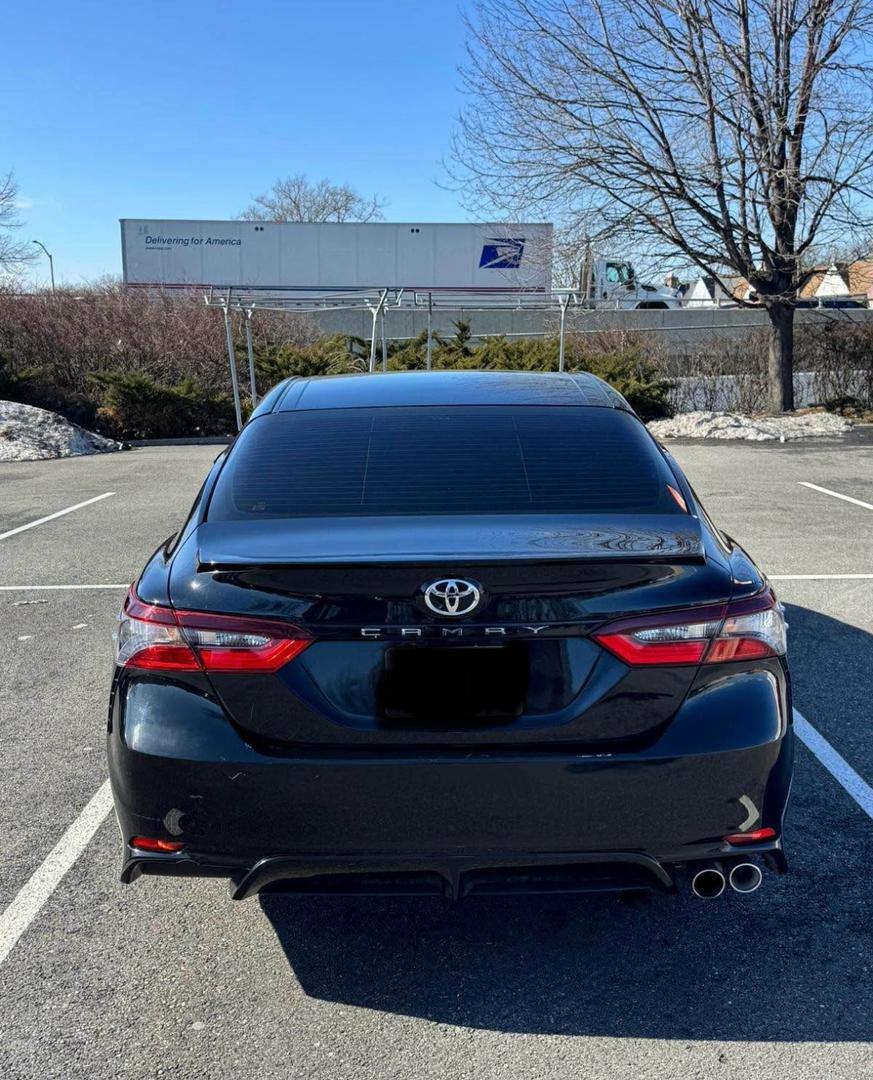Toyota Camry • LE Sedan 4D