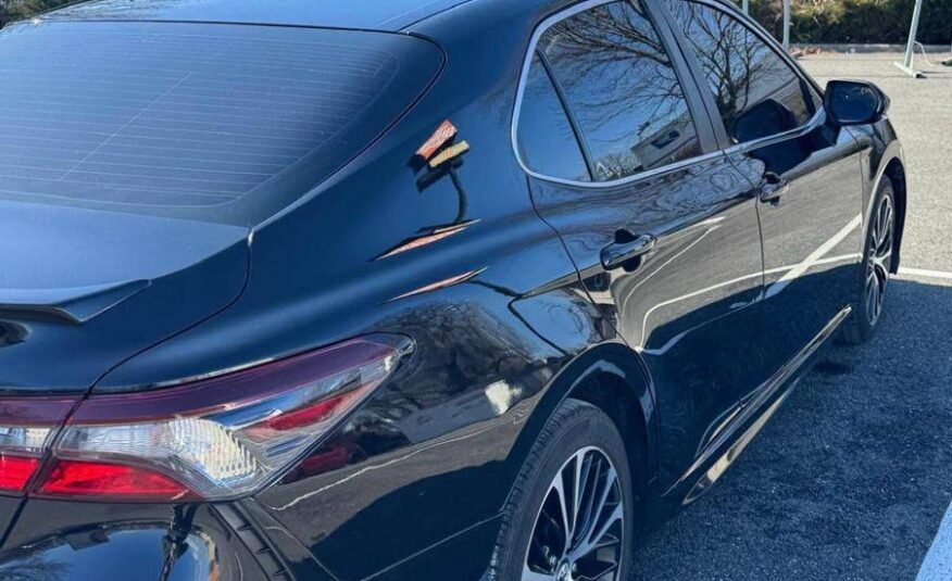 Toyota Camry • LE Sedan 4D