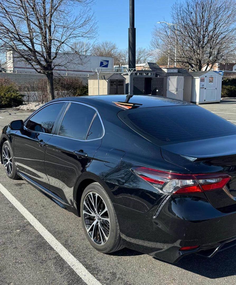 Toyota Camry • LE Sedan 4D