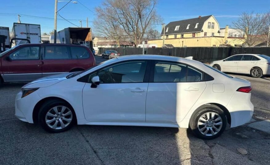 Toyota Corolla LE