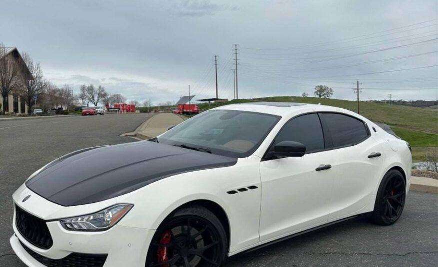 Maserati Ghibli • S Q4