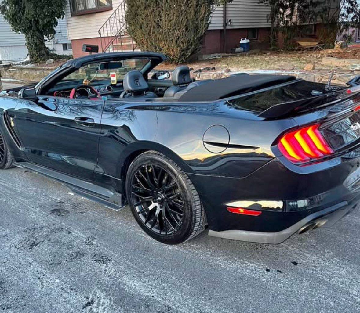 Ford Mustang • GT Premium Convertible 2D
