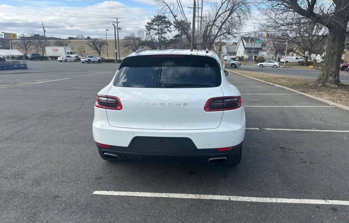 Porsche Macan • S Sport Utility 4D