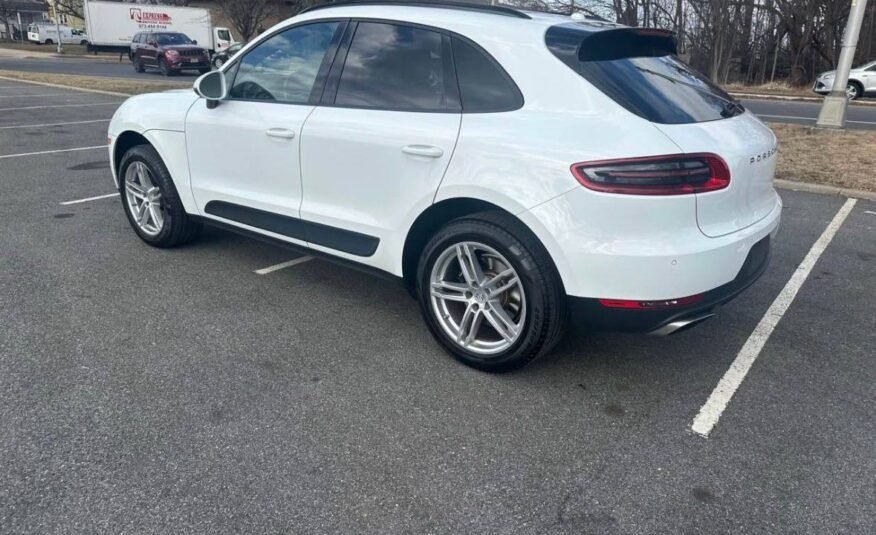 Porsche Macan • S Sport Utility 4D