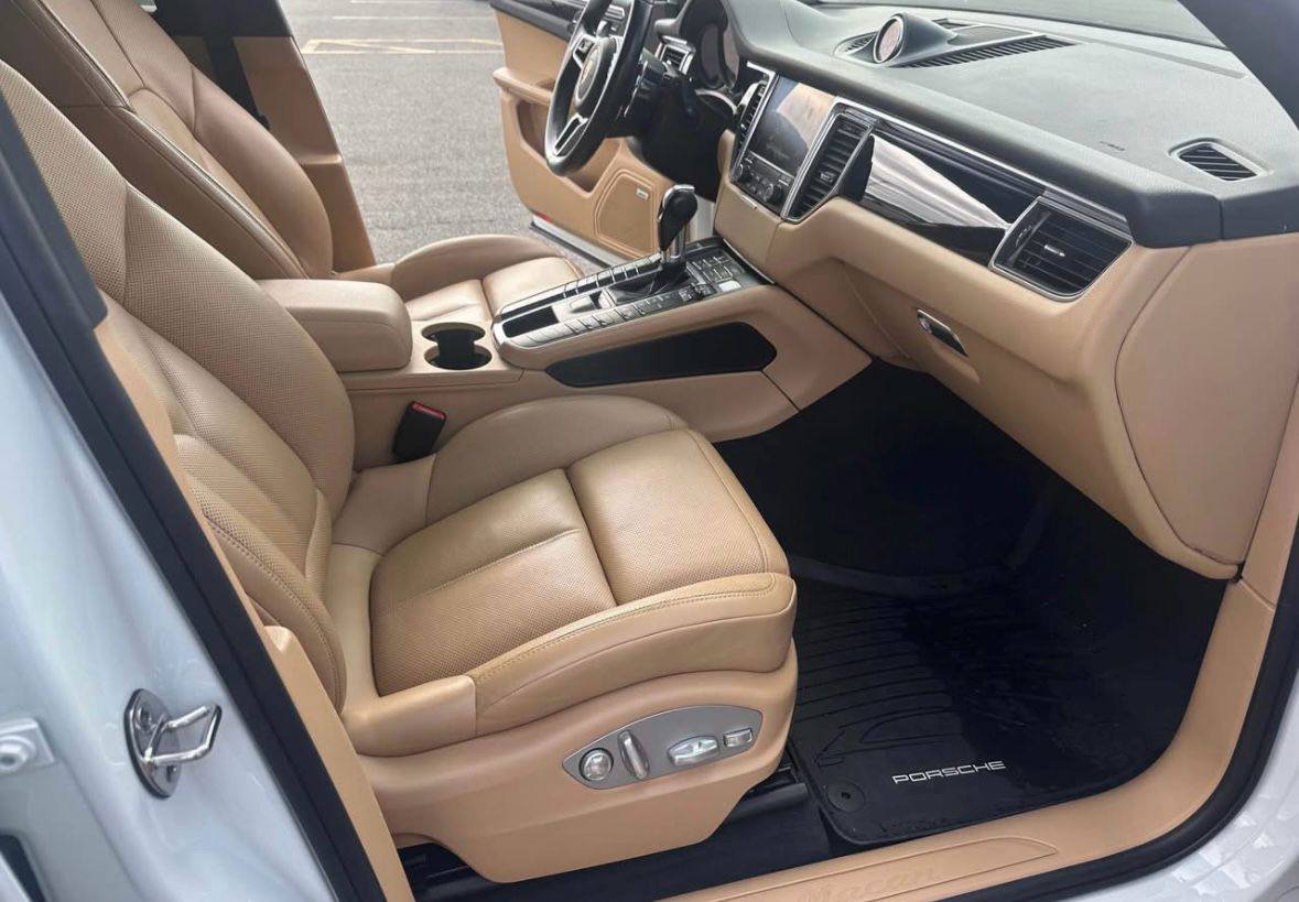 Porsche Macan • S Sport Utility 4D