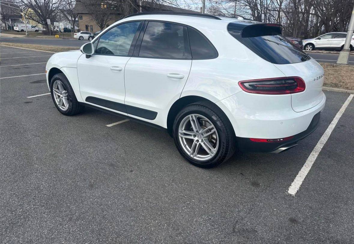 Porsche Macan • S Sport Utility 4D