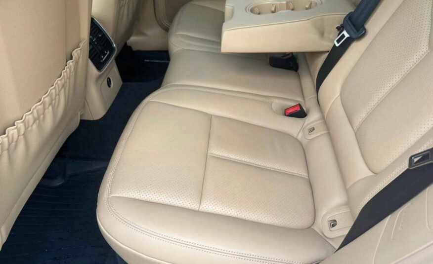 Porsche Macan • S Sport Utility 4D