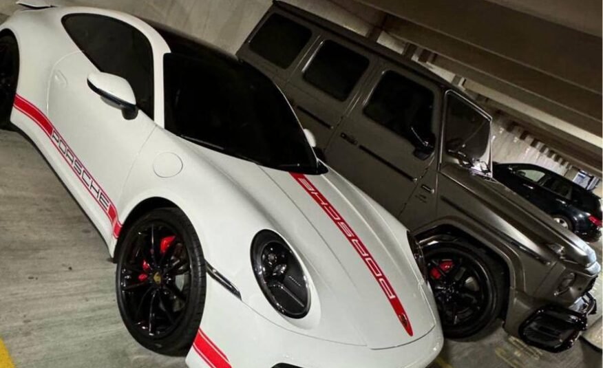 Porsche 911 • Carrera Coupe 2D
