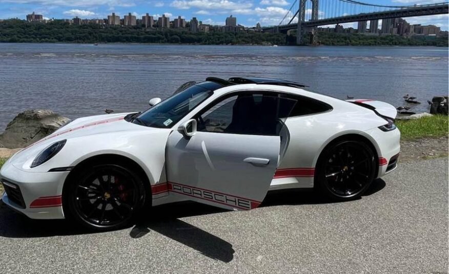 Porsche 911 • Carrera Coupe 2D