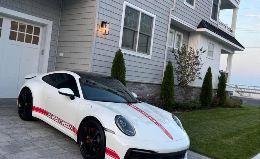 Porsche 911 • Carrera Coupe 2D