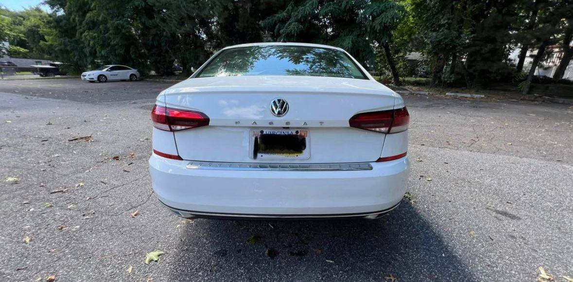 2021 Volkswagen Passat • SE Sedan 4D