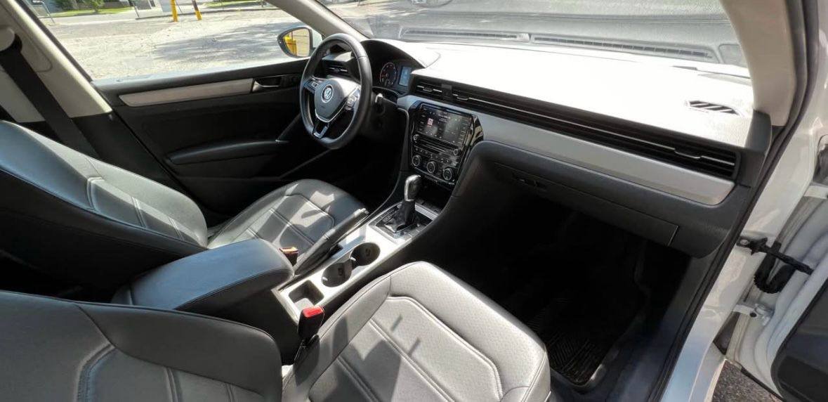 2021 Volkswagen Passat • SE Sedan 4D