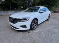 2021 Volkswagen Passat • SE Sedan 4D