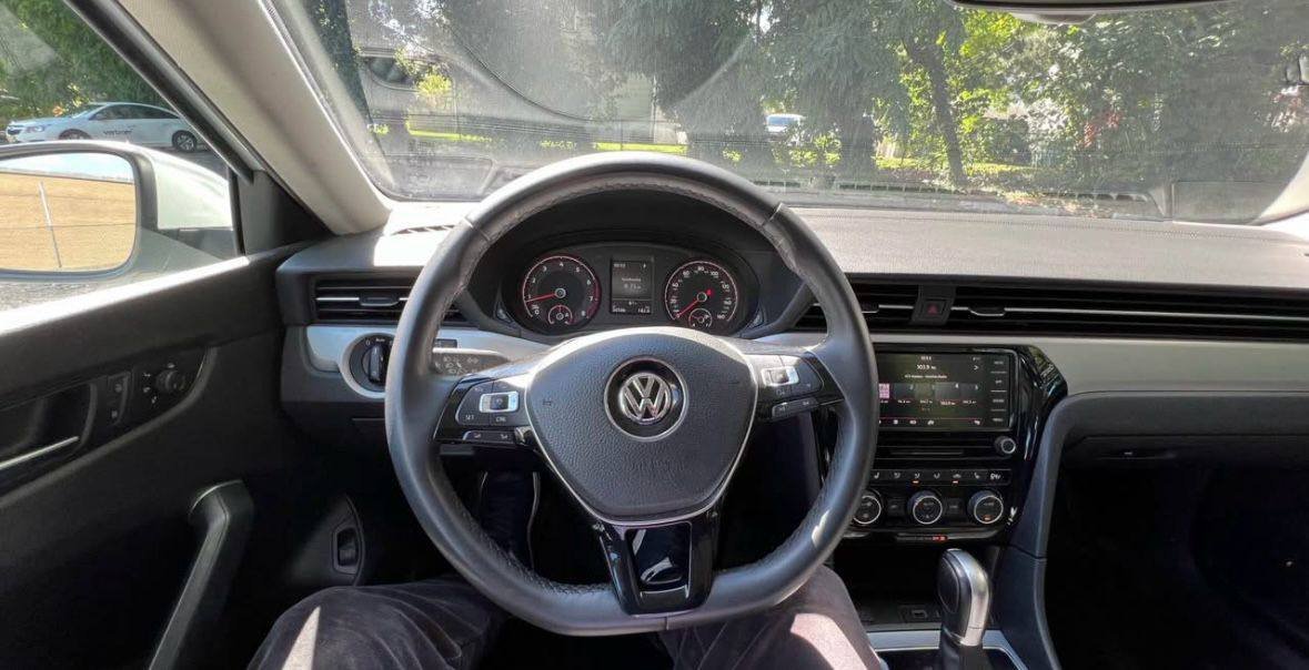 2021 Volkswagen Passat • SE Sedan 4D