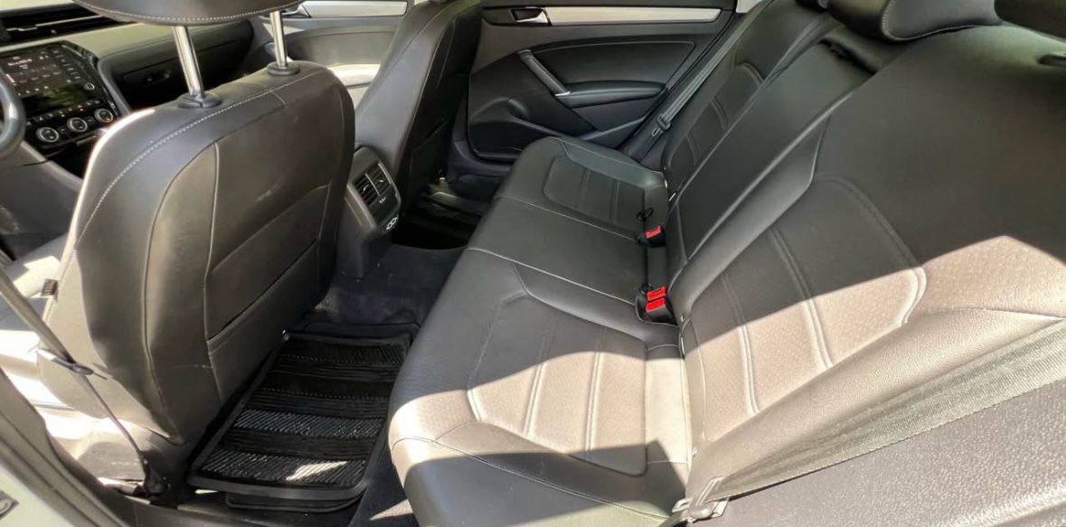 2021 Volkswagen Passat • SE Sedan 4D