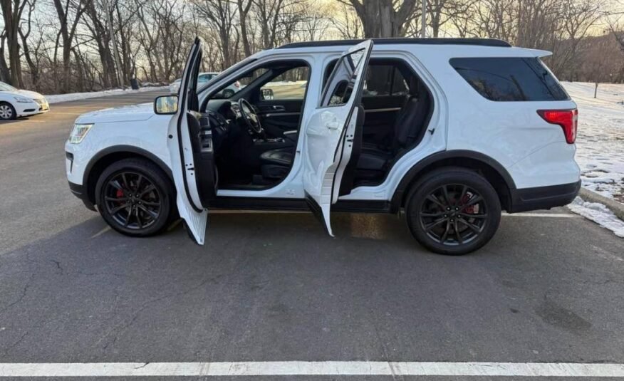 2019 Ford Explorer • XLT Sport Utility 4D.