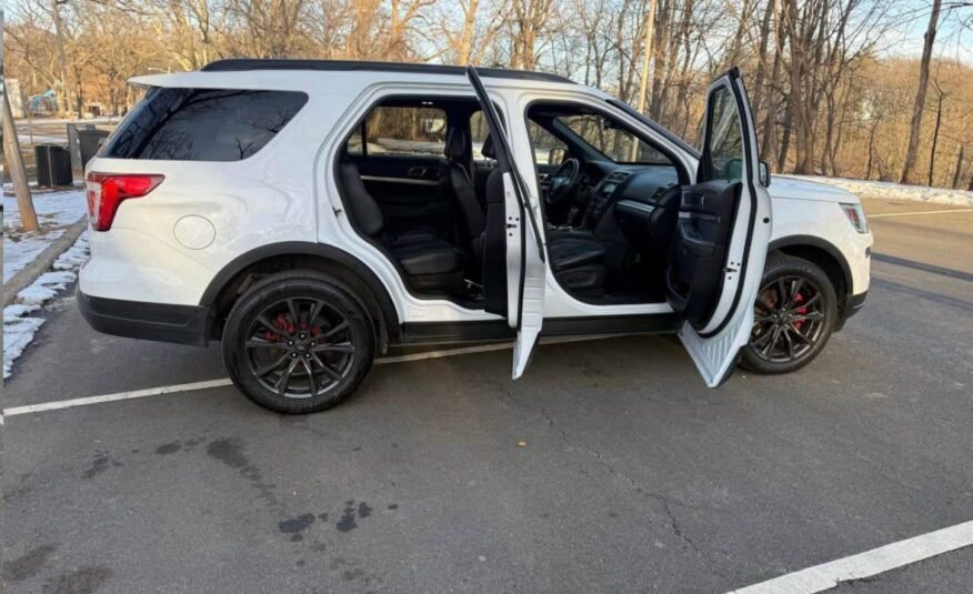 2019 Ford Explorer • XLT Sport Utility 4D.