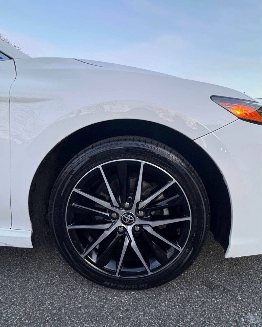 Toyota Camry • SE Sedan 4D