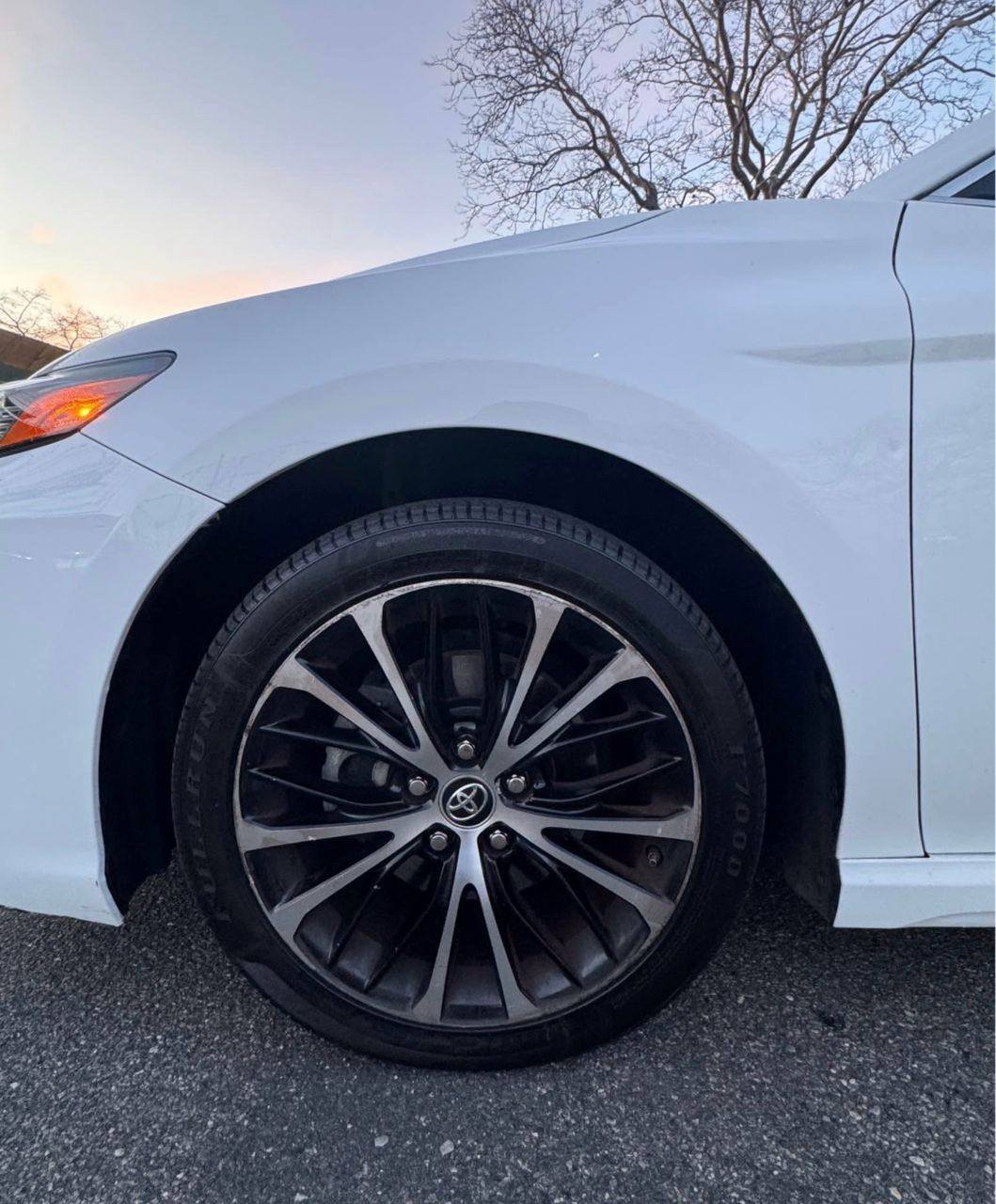 Toyota Camry • SE Sedan 4D