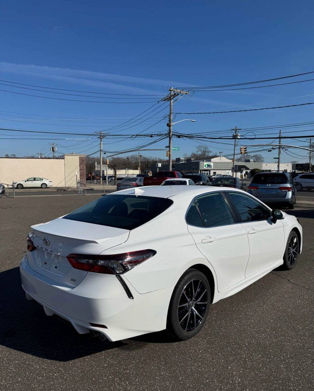 Toyota Camry • SE Sedan 4D