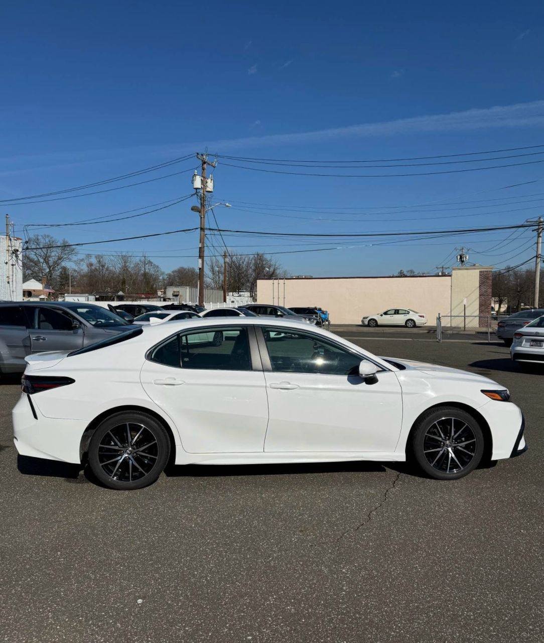 Toyota Camry • SE Sedan 4D