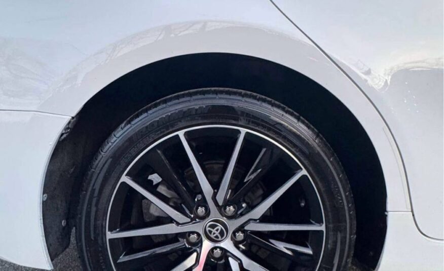 Toyota Camry • SE Sedan 4D