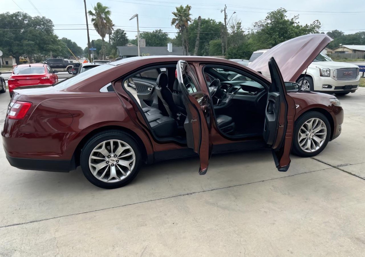 Ford TAURUS