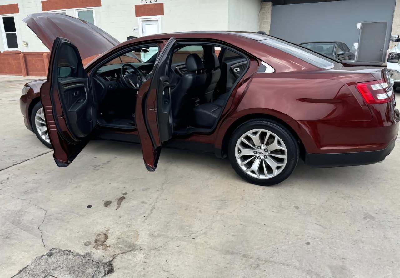 Ford TAURUS