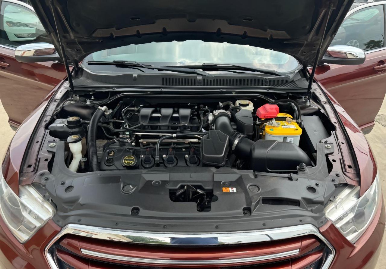 Ford TAURUS